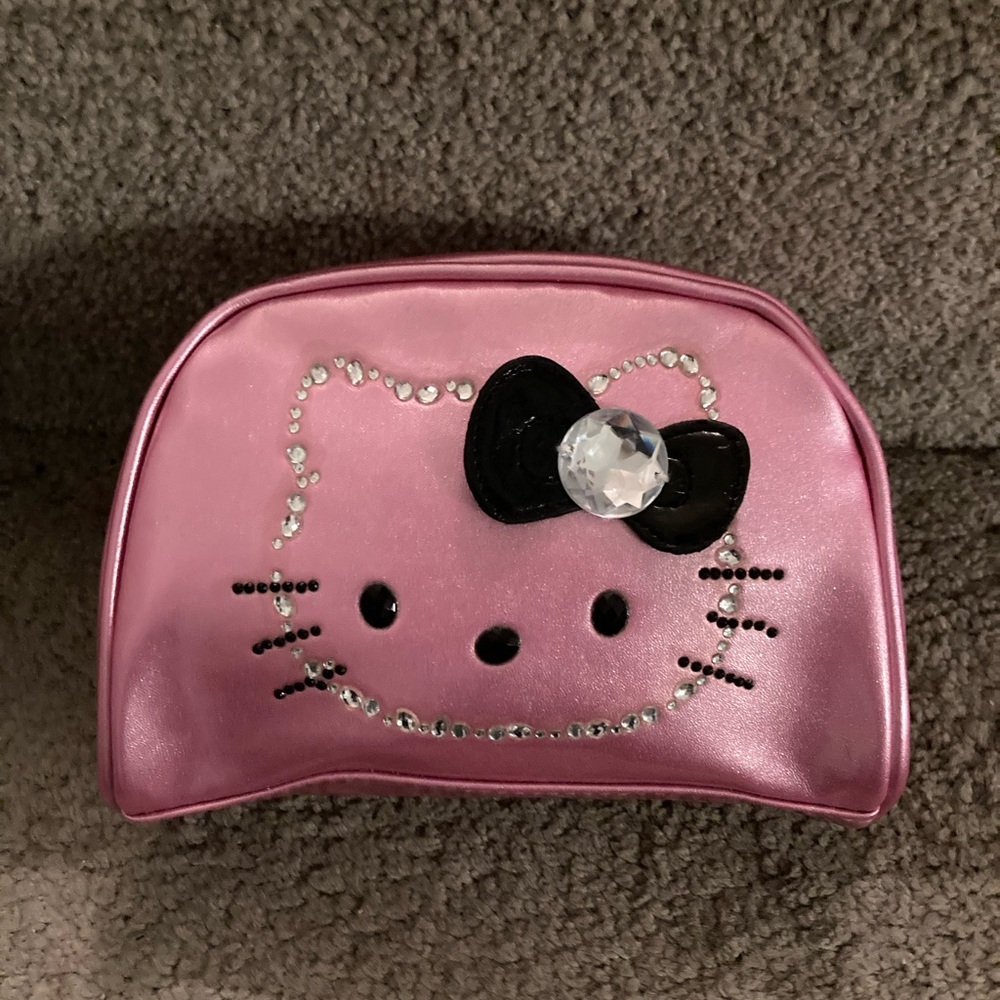 In Great Condition! HELLO KITTY Makeup Case.